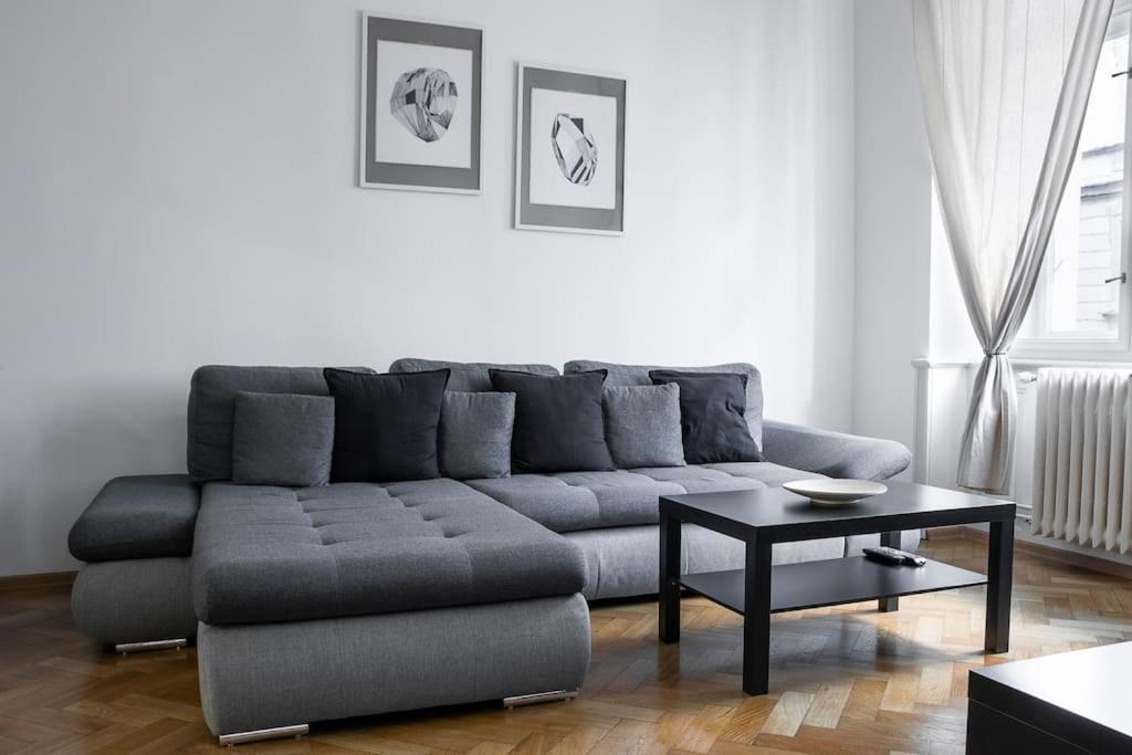 Prince Matyas Apartment Прага Экстерьер фото